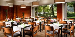 Breakfast, lunch, dinner served; local and international cuisine  - UNA Hotels Cusani Milano (Milan)