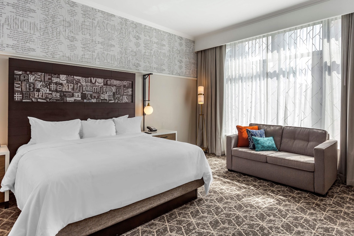 Egyptian cotton sheets, premium bedding, pillowtop beds, in-room safe