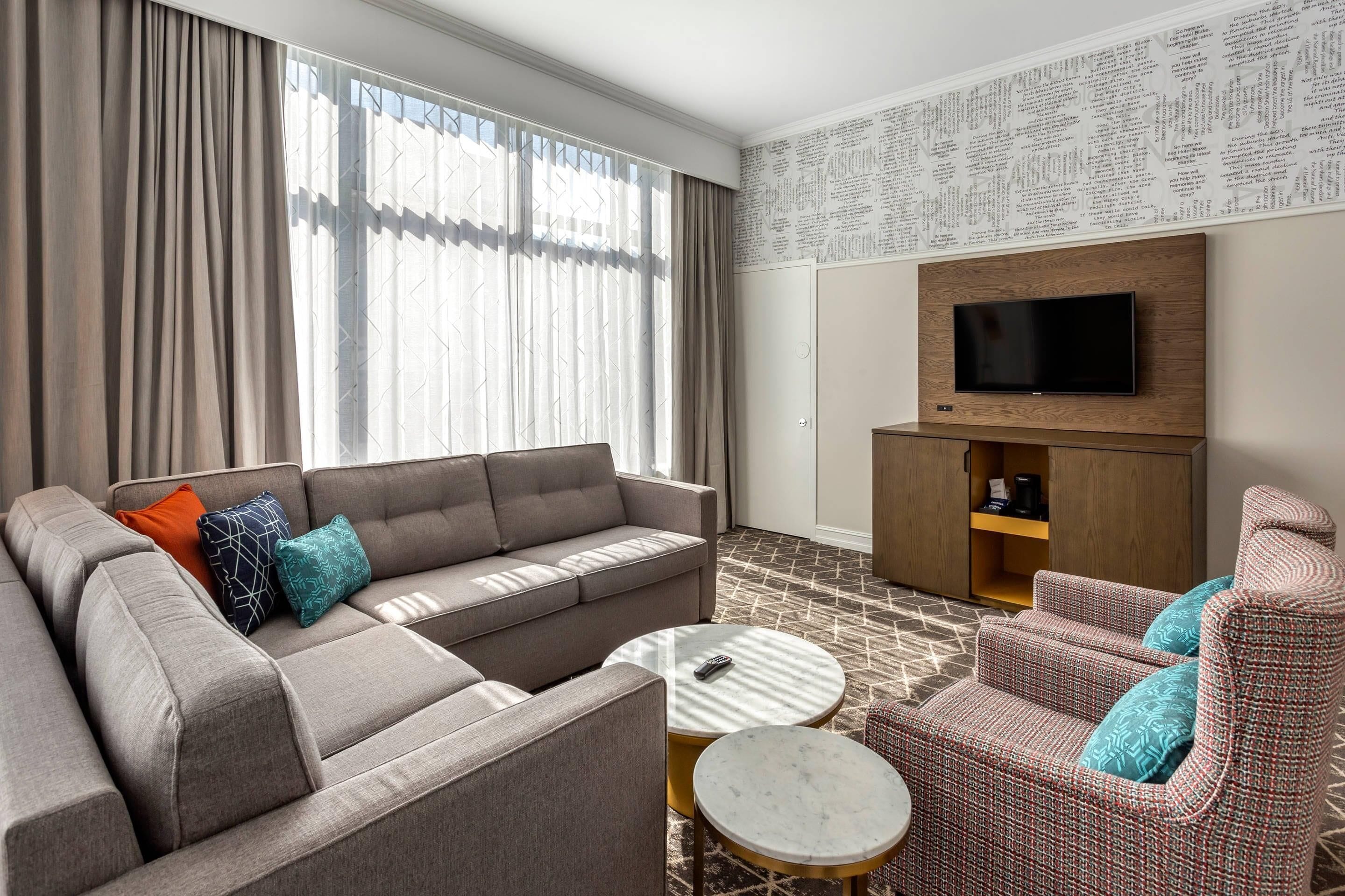 1 king bed, suite, nonsmoking, upgrade | egyptian cotton sheets, premium bedding, pillow-top beds, in-room safe