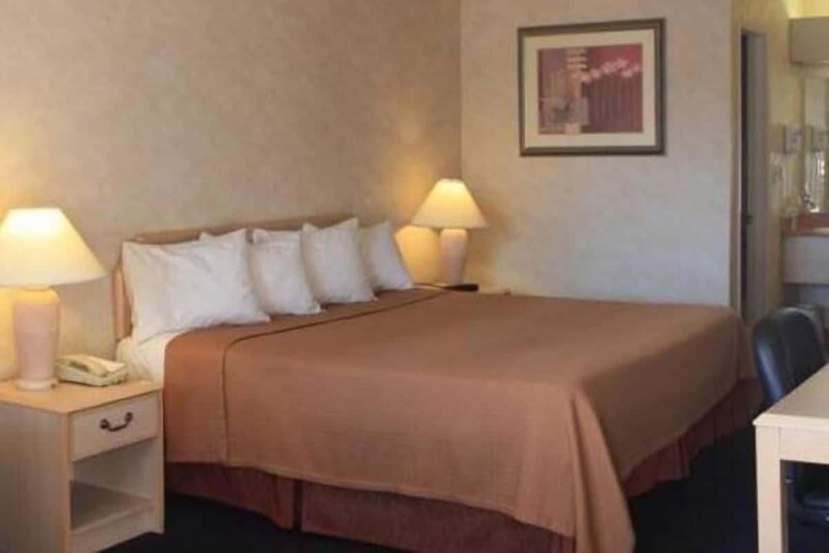 Desk, blackout drapes, iron/ironing board, free WiFi