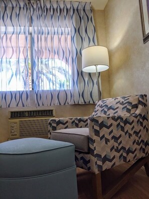 Room, 1 King Bed, Non Smoking - Days Inn by Wyndham Bullhead City (Bullhead City)