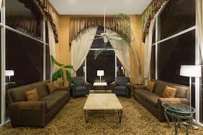 Lobby - Days Inn by Wyndham Bullhead City (Bullhead City)