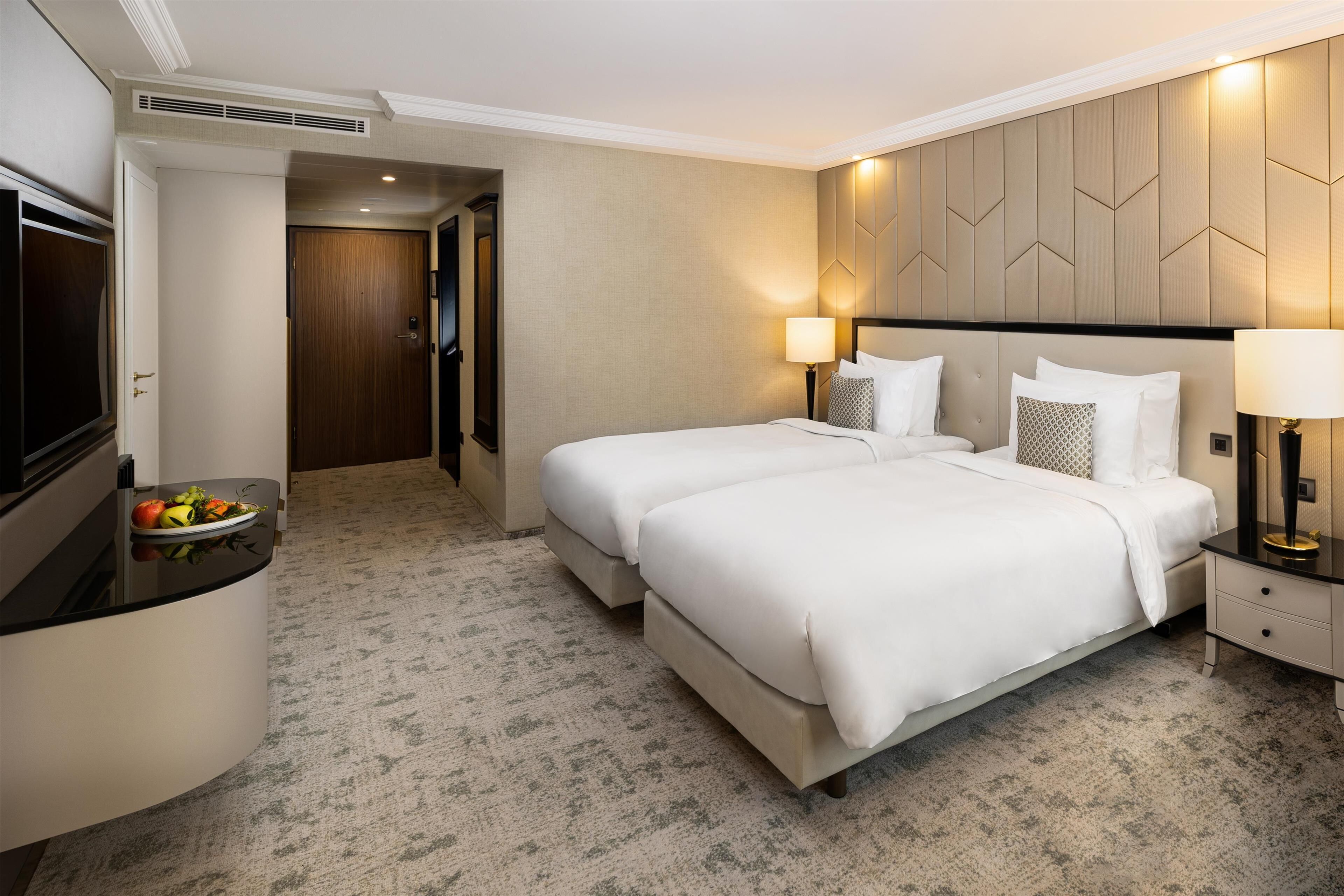 Premium Deluxe Twin Room | เครื่องนอนระดับพรีเมียม, ผ้านวมขนเป็ด, เตียงพร้อมฟูกเสริมที่นอน