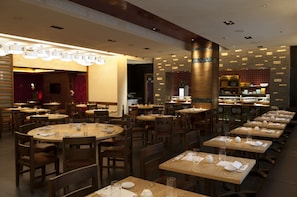 2 restaurants, breakfast, lunch, dinner served; local cuisine