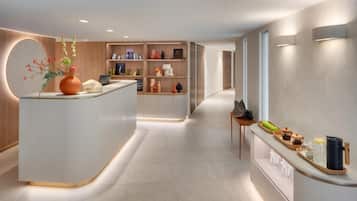 Couples treatment room(s), sauna, steam room, body treatments