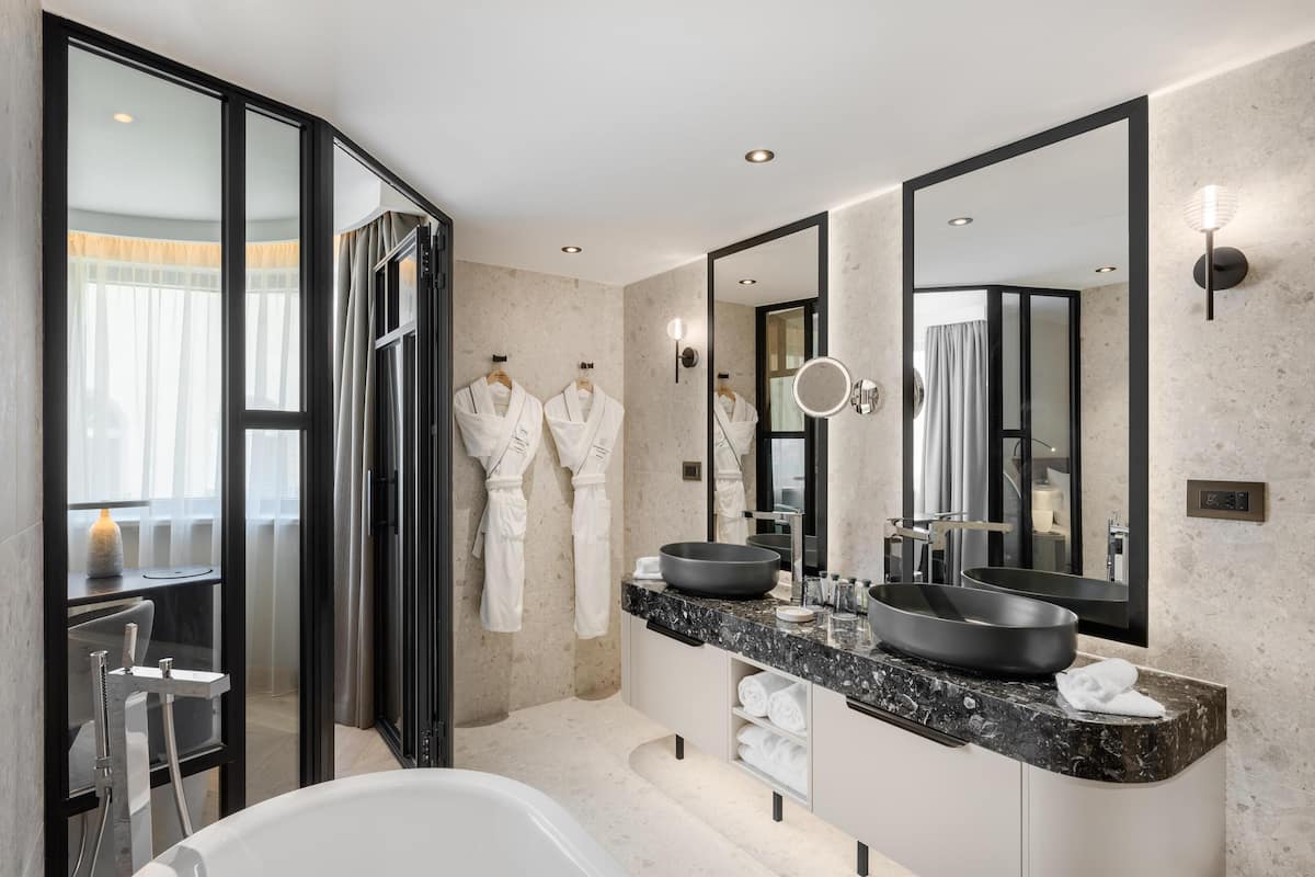 1 bedroom, premium bedding, down duvets, pillow-top beds