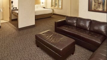 Suite – signature, 1 kingsize-seng, ikke-røyk | Sengetøy av topp kvalitet, senger med overmadrass og safe på rommet