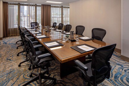 DoubleTree by Hilton Chicago Magnificent Mile - Image 50