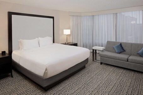 DoubleTree by Hilton Chicago Magnificent Mile - Image 13