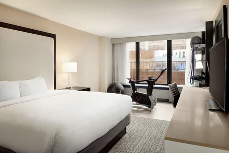 DoubleTree by Hilton Chicago Magnificent Mile - Image 1