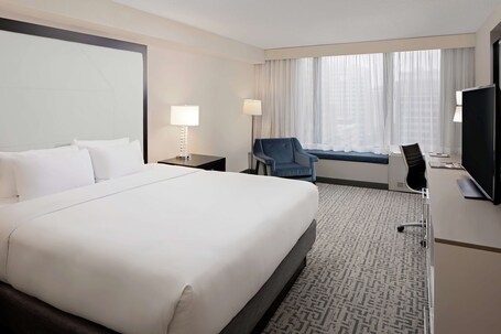 DoubleTree by Hilton Chicago Magnificent Mile - Image 44