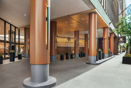 DoubleTree by Hilton Chicago Magnificent Mile - Image 6