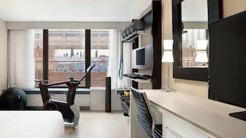 Room, 1 King bed, Fitness | Hypo-allergenic bedding, in-room safe, desk, blackout curtains