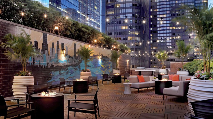 DoubleTree by Hilton Chicago - Magnificent Mile