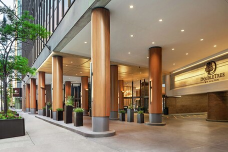 DoubleTree by Hilton Chicago Magnificent Mile - Image 18