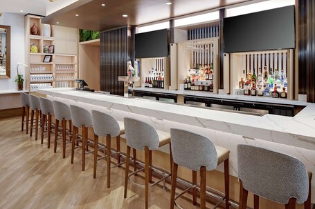 DoubleTree by Hilton Chicago Magnificent Mile - Image 36