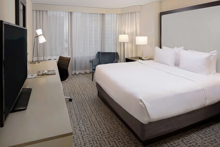 DoubleTree by Hilton Chicago Magnificent Mile - Image 43