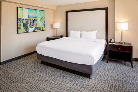 DoubleTree by Hilton Chicago Magnificent Mile - Image 41