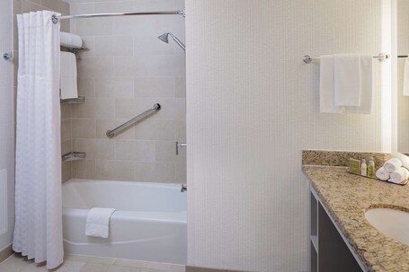 DoubleTree by Hilton Chicago Magnificent Mile - Image 27