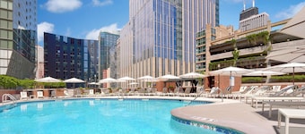 DoubleTree by Hilton Chicago - Magnificent Mile