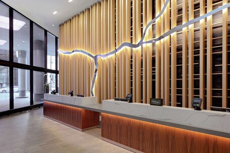 DoubleTree by Hilton Chicago Magnificent Mile - Image 24