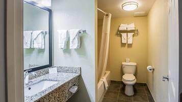 Suite, 1 cama King size y sofá cama, para no fumadores | Ropa de cama de alta calidad y camas con pillow-top