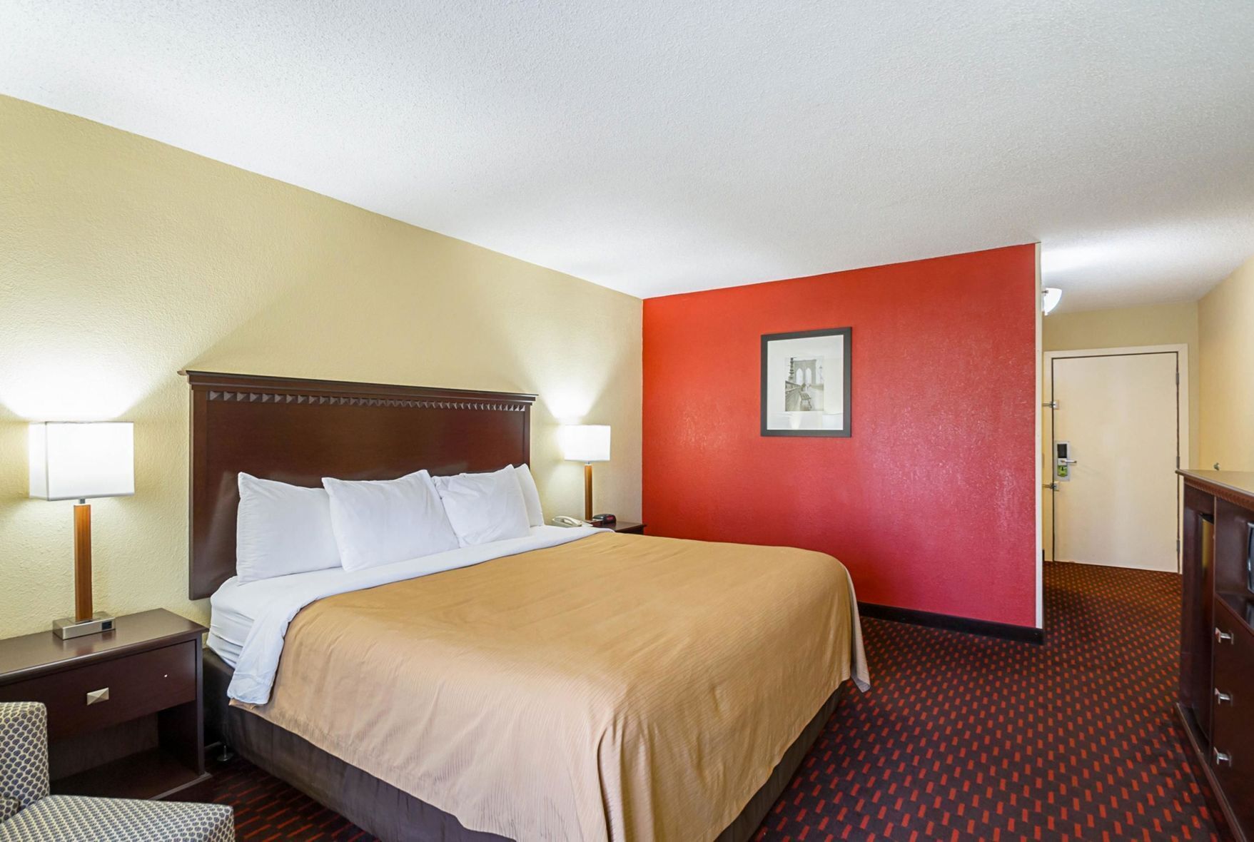 Premium bedding, pillowtop beds, in-room safe, desk