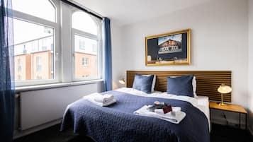 Double Room | Desk, iron/ironing board, free WiFi, bed sheets