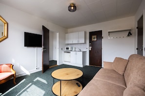 Family Room | Desk, iron/ironing board, cots/infant beds, free WiFi