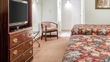 Habitación doble estándar, 2 camas matrimoniales, para fumadores | Caja de seguridad en la habitación y tabla de planchar con plancha