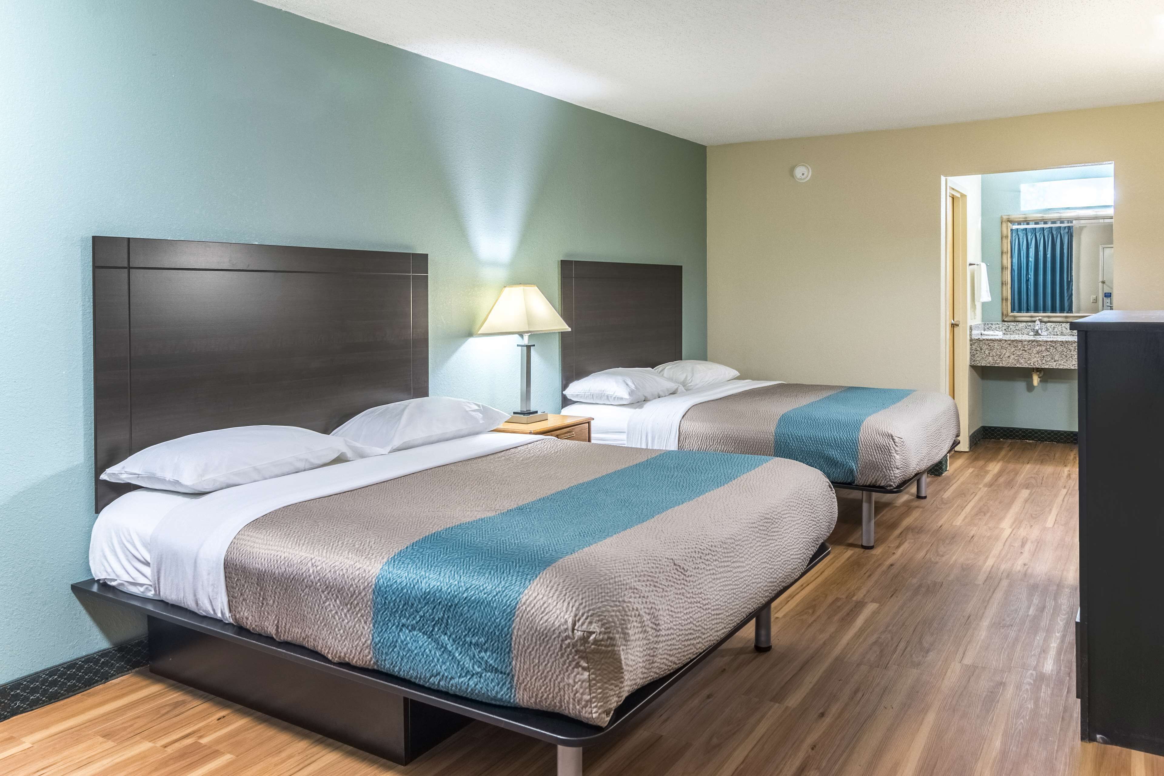 Desk, blackout drapes, free WiFi, bed sheets