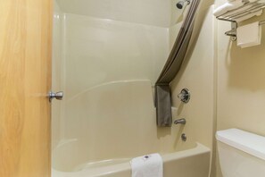 Schreibtisch, Verdunkelungsvorhänge, kostenloses WLAN, Bettwäsche