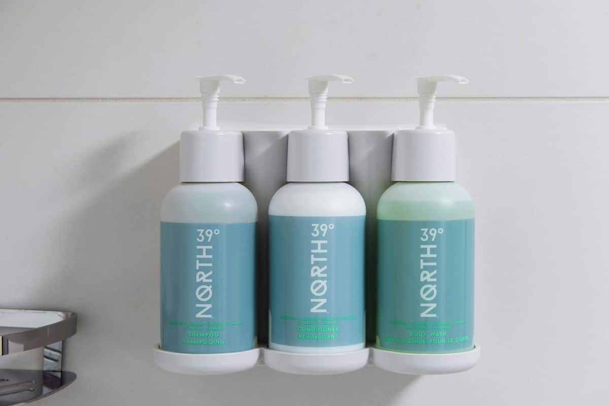 1 bedroom, premium bedding, desk, laptop workspace