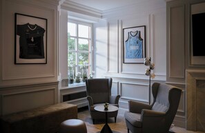 2 bars/lounges - Leonardo Hotel Hamburg Stillhorn (Hamburg)