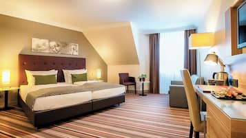 Superior Room | Desk, free cots/infant beds, rollaway beds, free WiFi
