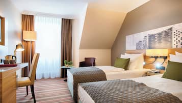 1 bedroom, desk, free cots/infant beds, rollaway beds