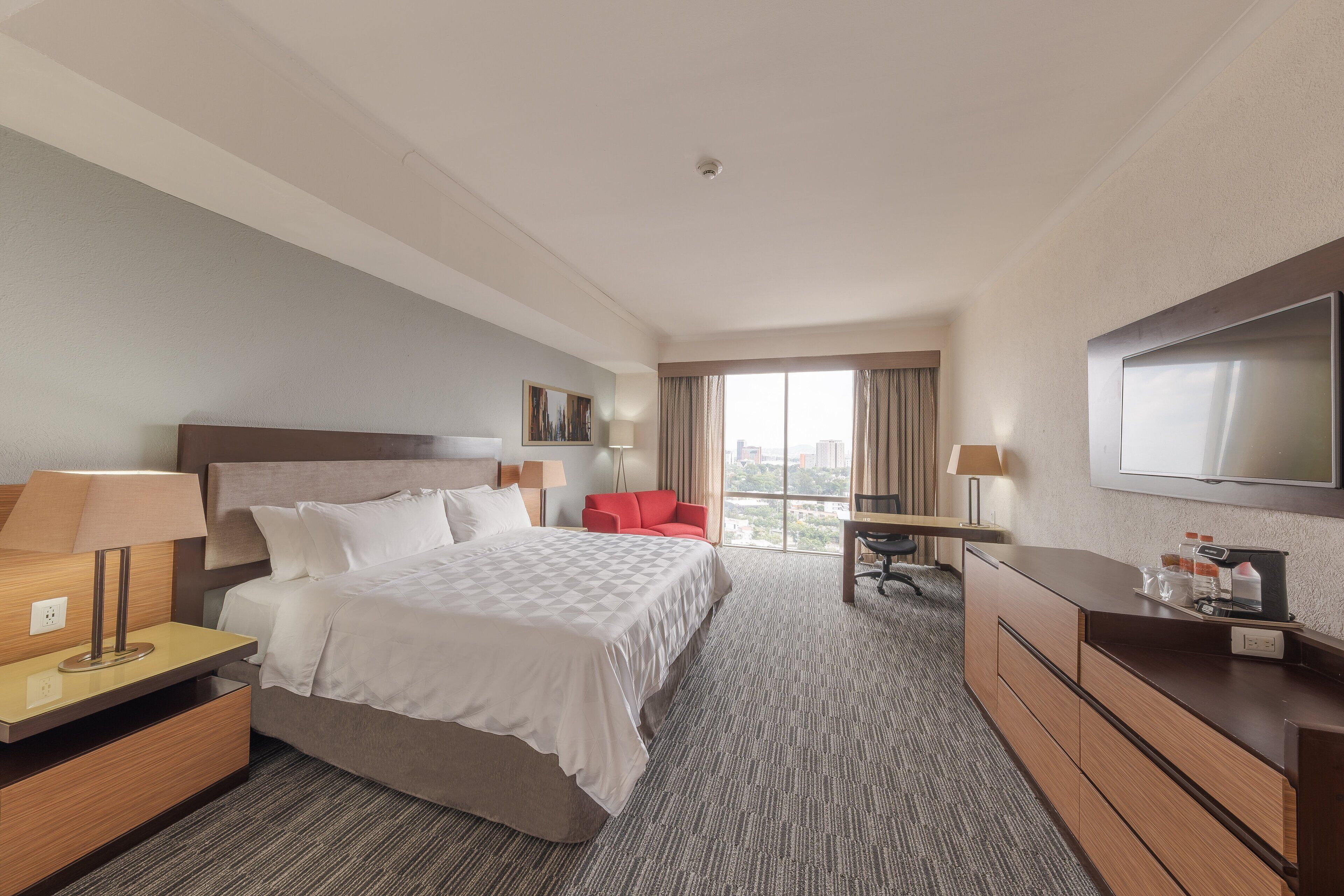 Coffres-forts dans les chambres, bureau, rideaux occultants