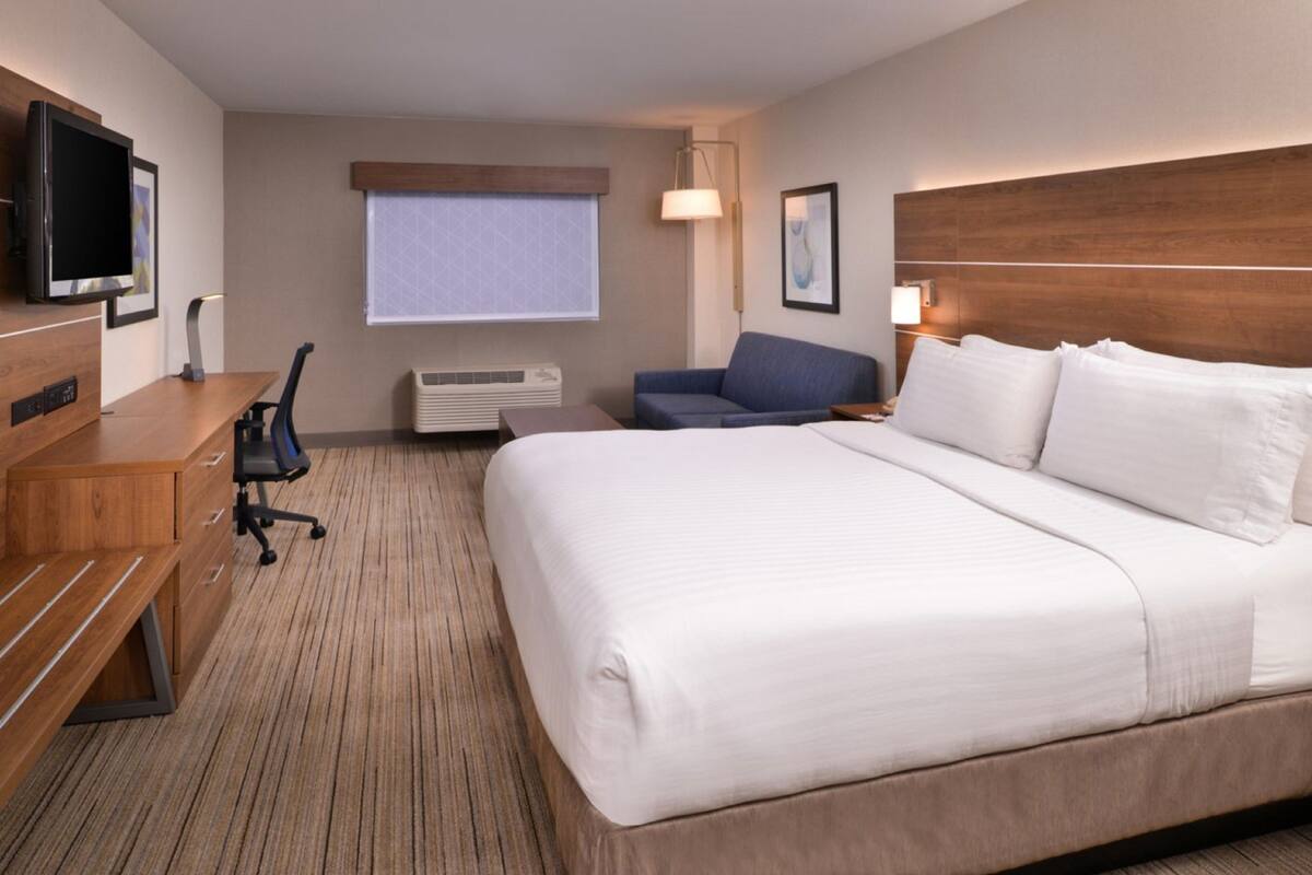 Standard Room, 1 King Bed with Sofa bed (Extra Floor Space)