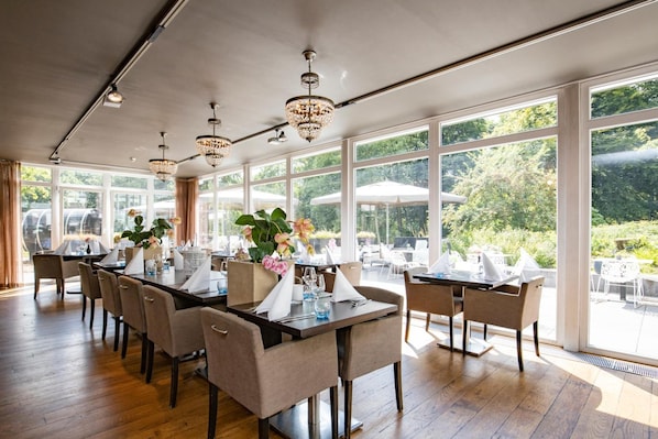 Breakfast, lunch, dinner served; Regional cuisine, garden views