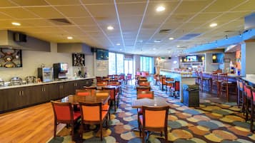 Desayuno buffet los fines de semana (USD 8.95 por persona)