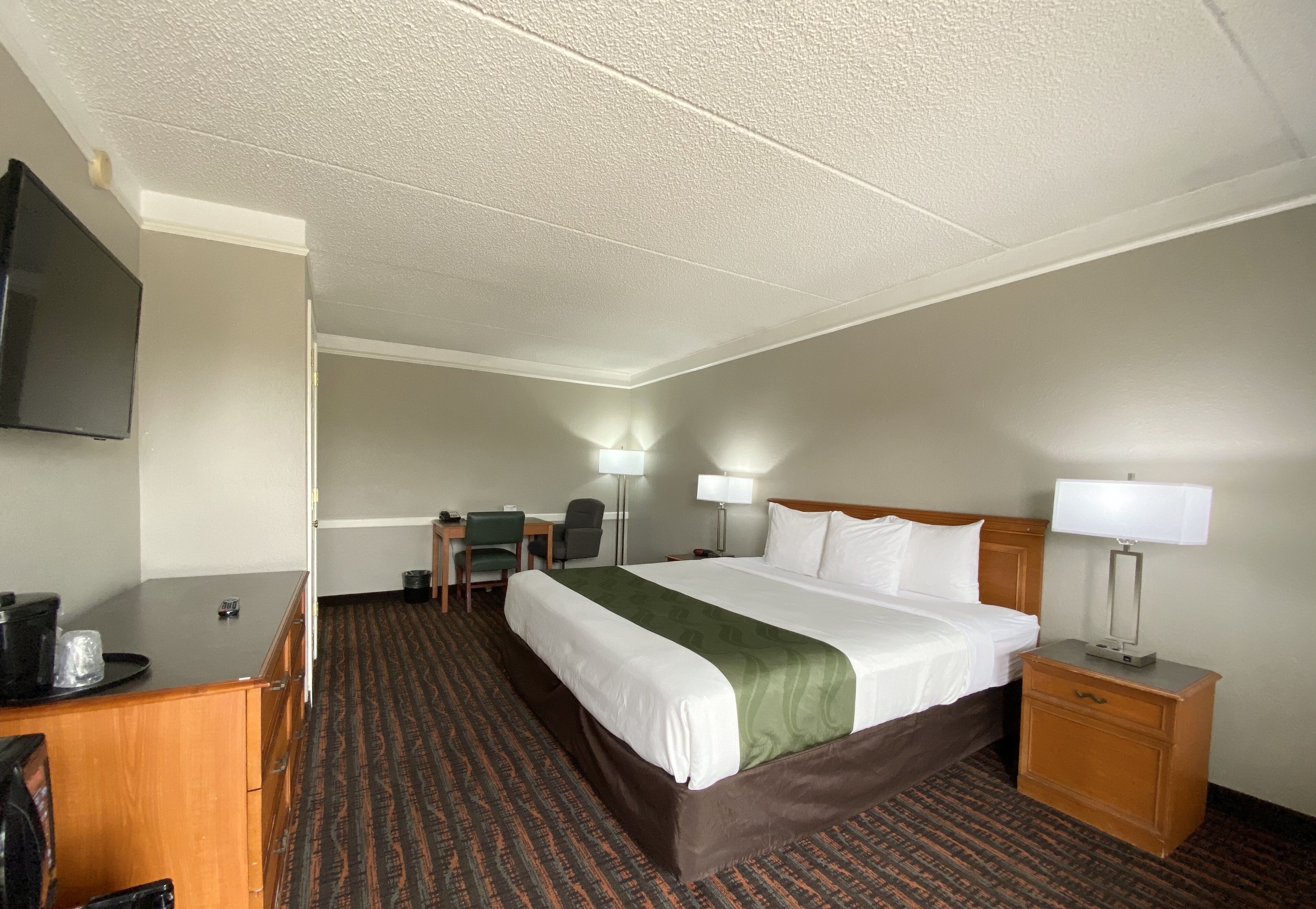 standard room, 1 king bed, non smoking | premium bedding, desk, blackout curtains, iron/ironing board