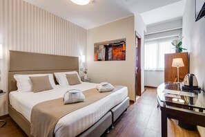 Classic Room, 1 Queen Bed | Minibar, in-room safe, desk, soundproofing - Best Western Hotel Piccadilly (Rome)