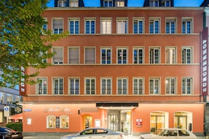 Uklassifisert bilde, 4 av 35, knapp