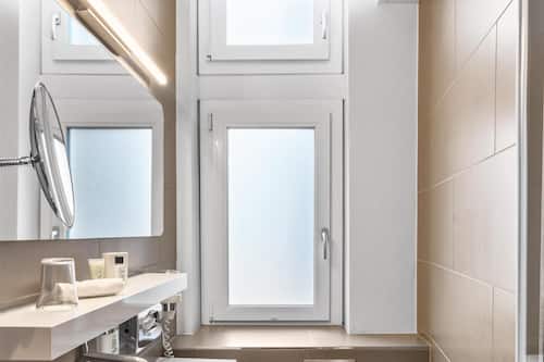 Douche, douche cascade, articles de toilette (gratuits)
