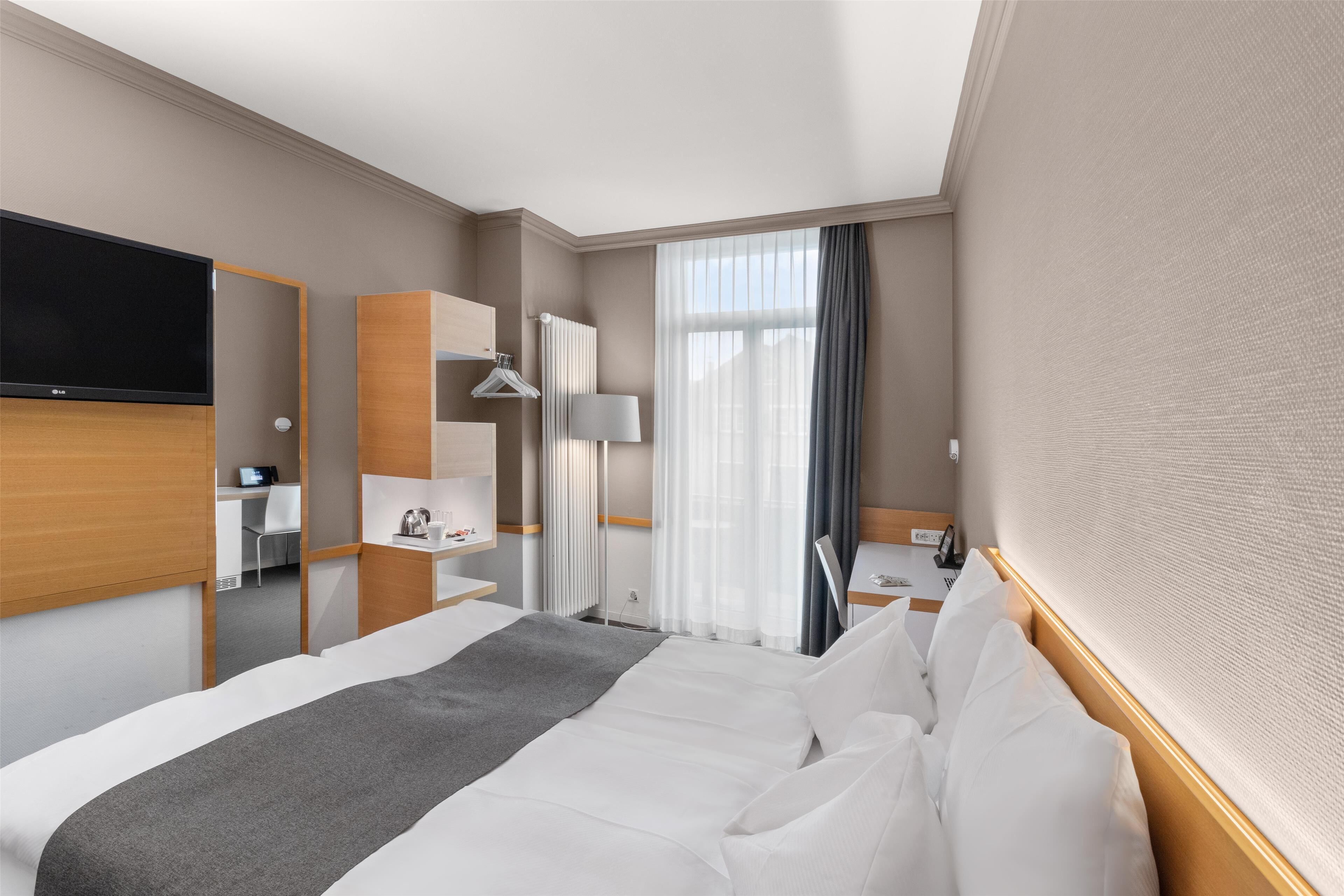 free minibar items, in-room safe, desk, laptop workspace