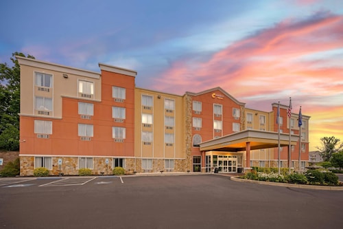 Comfort Suites Near Gettysburg Battlefield Visitor Center