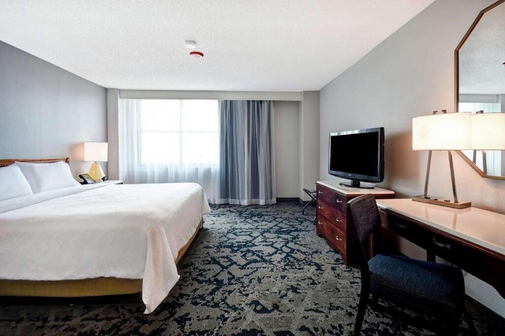 Premium bedding, in-room safe, desk, blackout drapes
