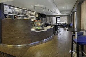 Desayuno a la carta diario (USD 10.95 por persona)