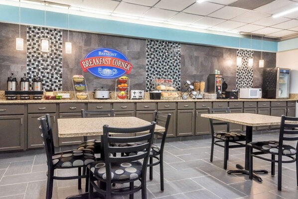 Free daily continental breakfast 