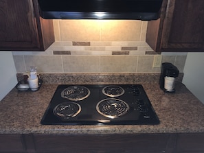 Efficiency, Room, 1 King Bed, Non Smoking | Private kitchenette | Fridge, microwave, coffee/tea maker